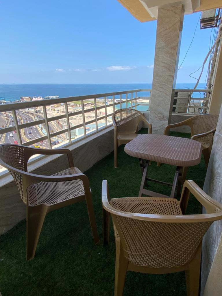 Apartment Square - Brand New Luxury With Stunning Sea View *