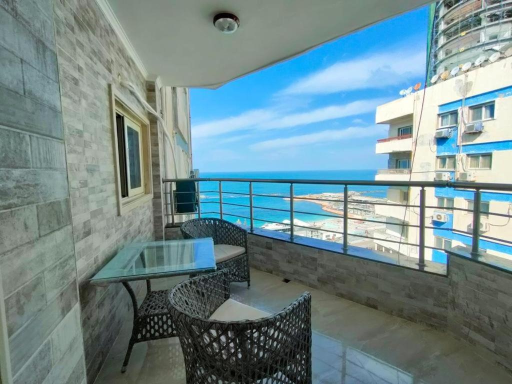Square - Brand New Luxury With Stunning Sea View Apartmán